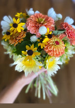 Load image into Gallery viewer, Friday Flower Subscription (6 weeks of Delivery)
