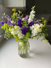 Load image into Gallery viewer, Friday Flower Subscription (6 weeks of Delivery)
